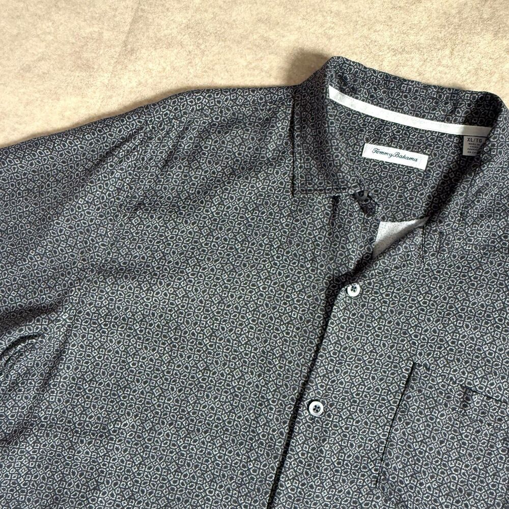 Tommy Bahama button up shirt mens XL black geometric print 100% silk resortwear